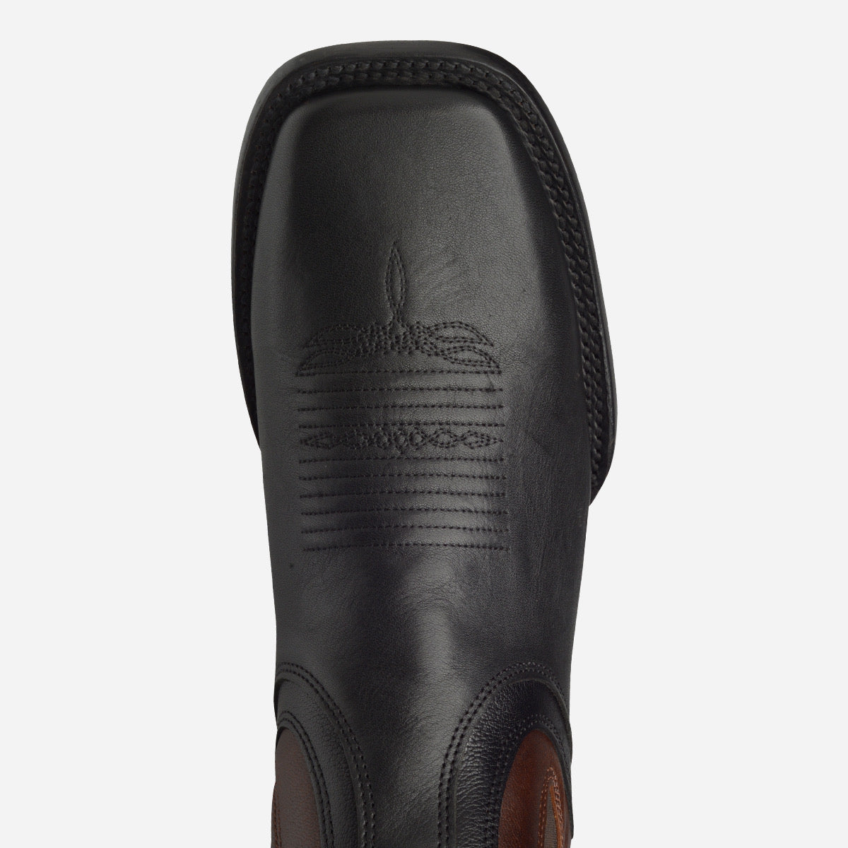 
                  
                    Owen 18 Palomino Negro Orville Brass
                  
                